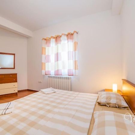 Villa Lucija Pula Bagian luar foto