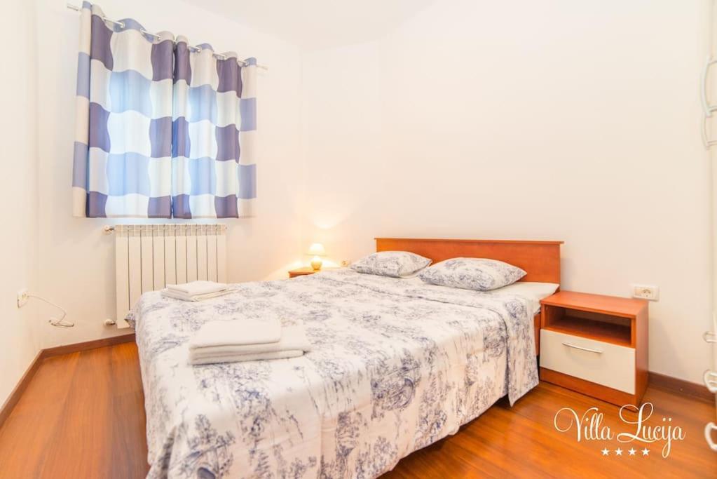 Villa Lucija Pula Bagian luar foto