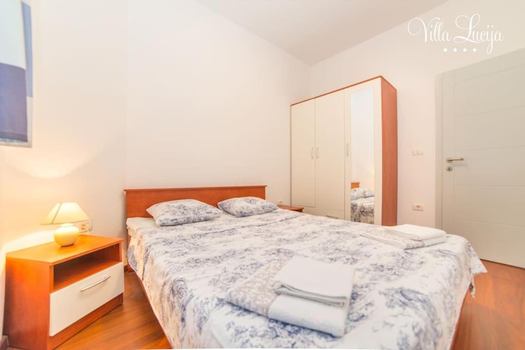 Villa Lucija Pula Bagian luar foto