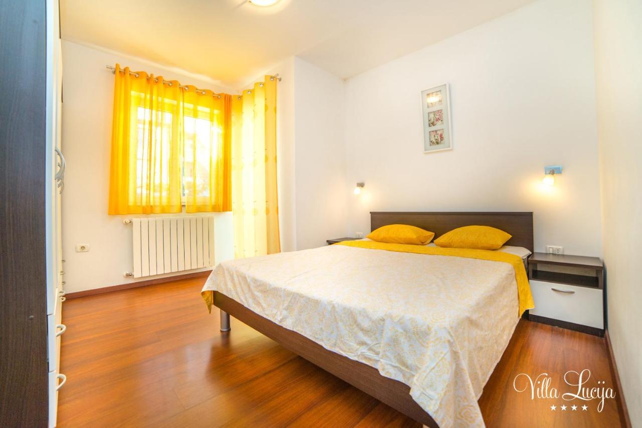 Villa Lucija Pula Bagian luar foto