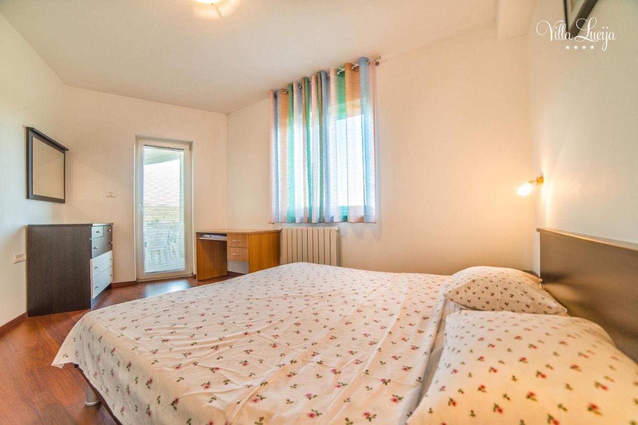 Villa Lucija Pula Bagian luar foto